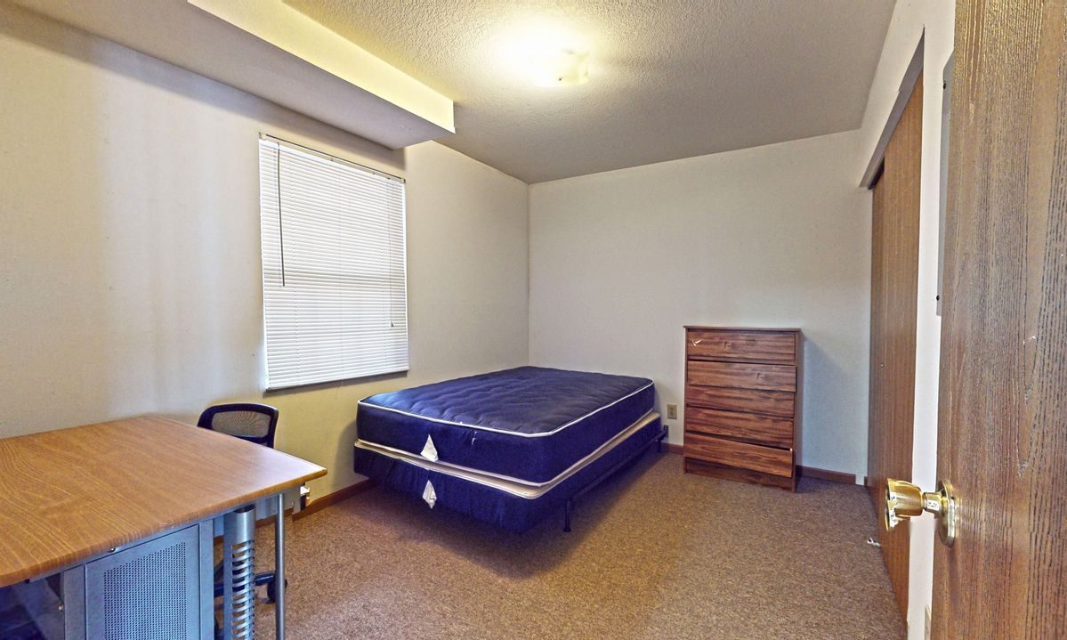 1007-S-Locust-204-08162023_203340