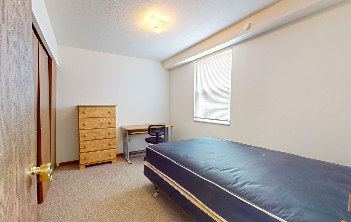 1007-S-Locust-204-08162023_203312