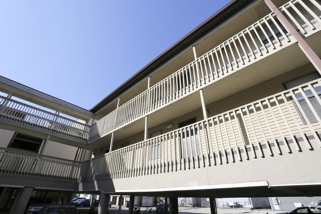 905L Courtyard