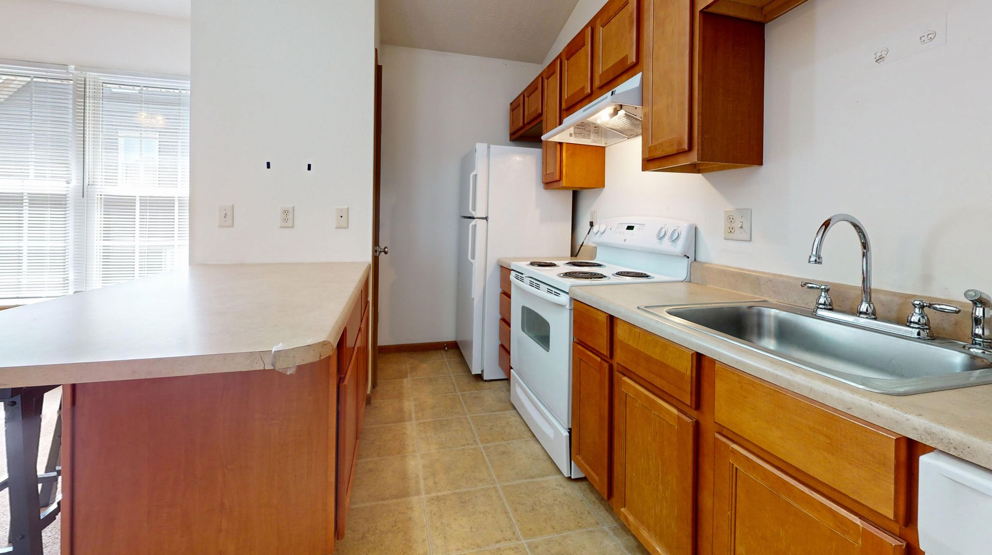 512-E-Church-St-5-Kitchen