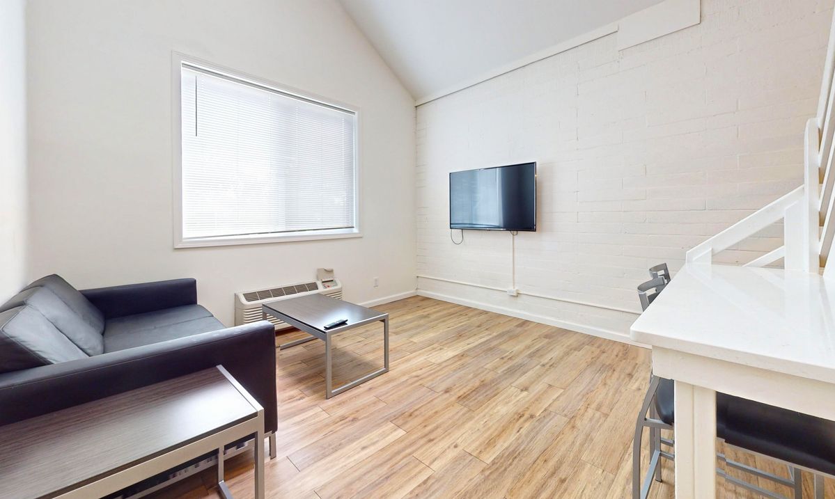 204-E-Clark-13-Office
