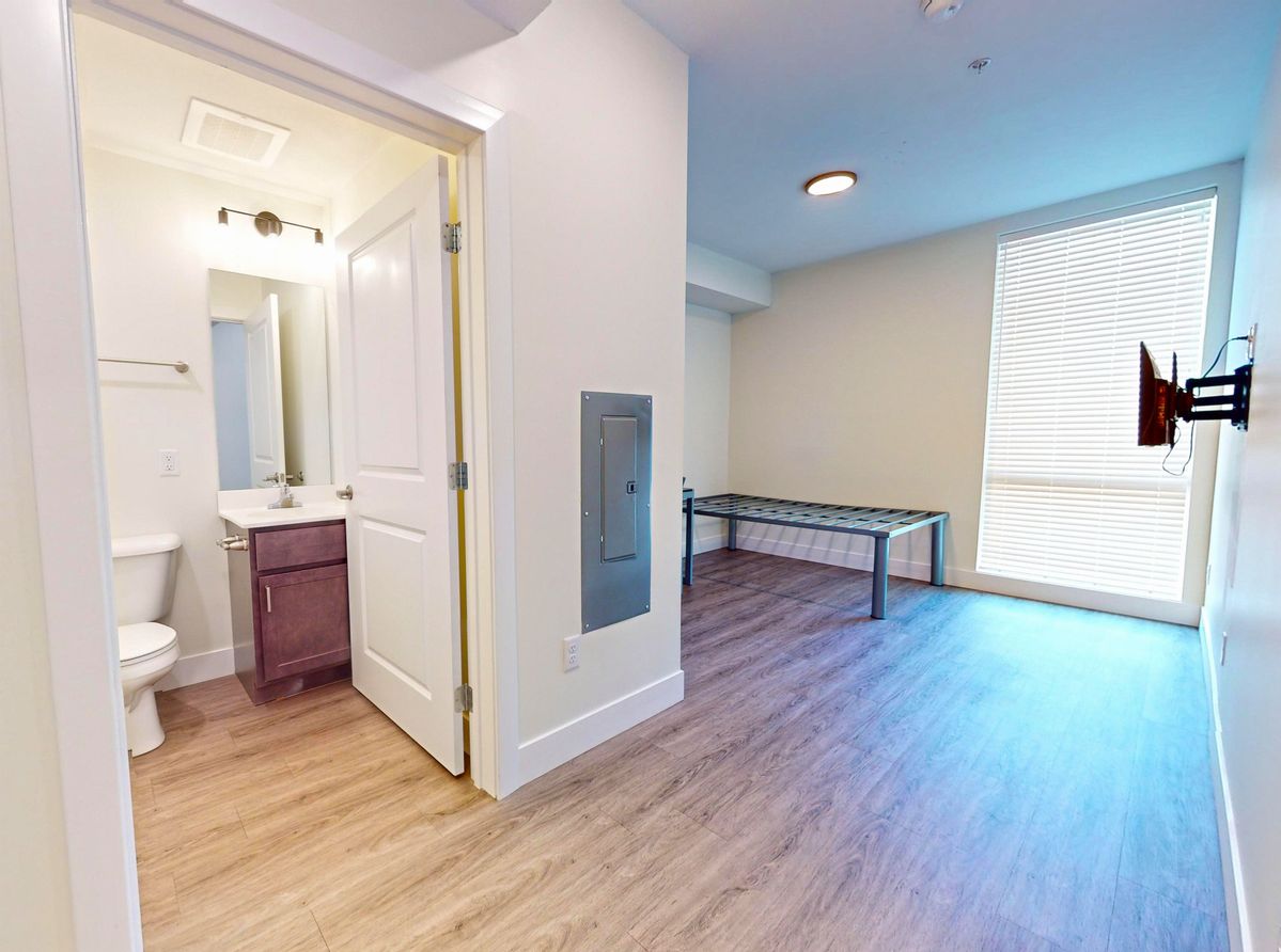 208-E-Clark-204-08202024_210346