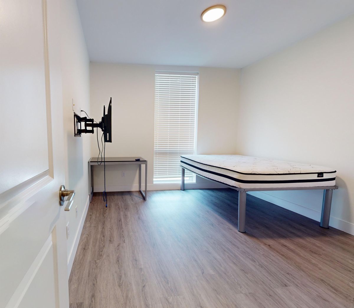 208-E-Clark-204-08202024_210330