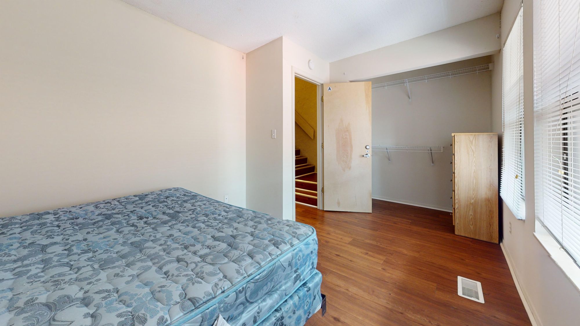 207-E-Green-St-17-Bedroom