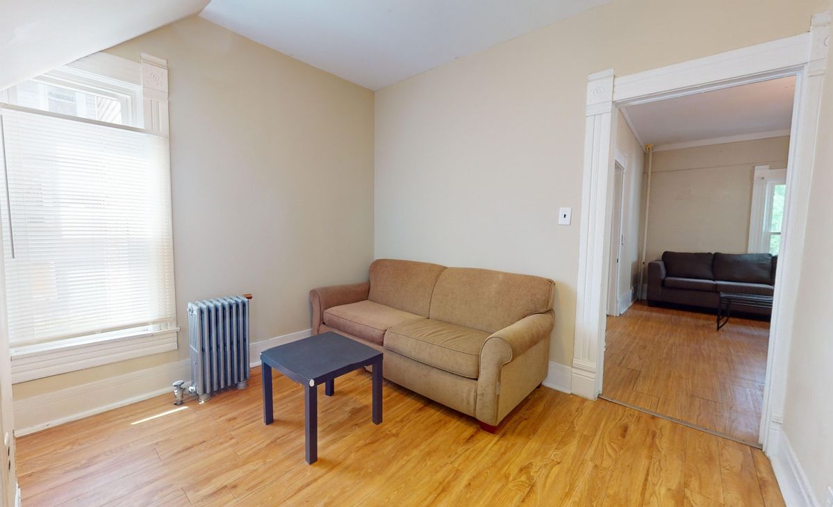 708-W-Illinois-St-Urbana-08312024_144926