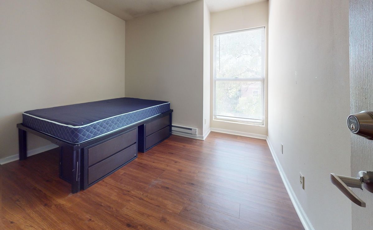 913-S-Third-St-9-Bedroom 1