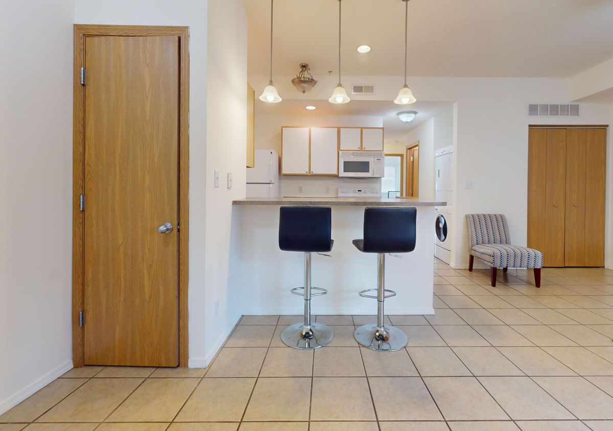 503-E-Springfield-303-Kitchen
