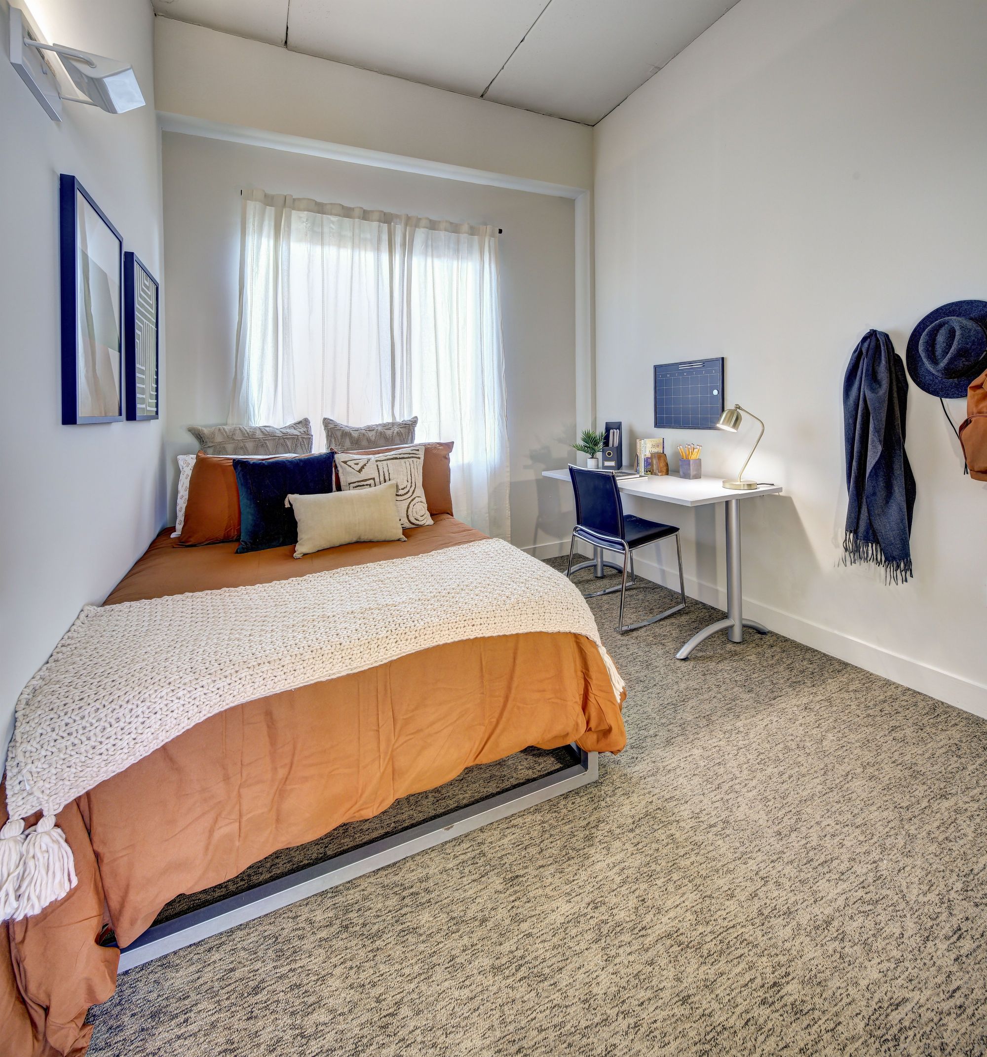 417 Bedroom 01