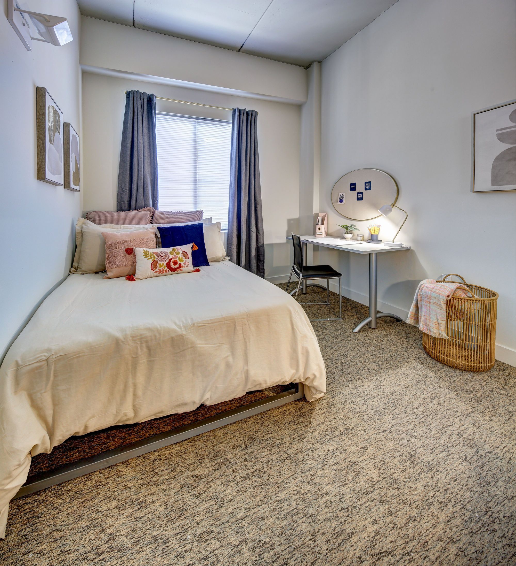 417 Bedroom 03