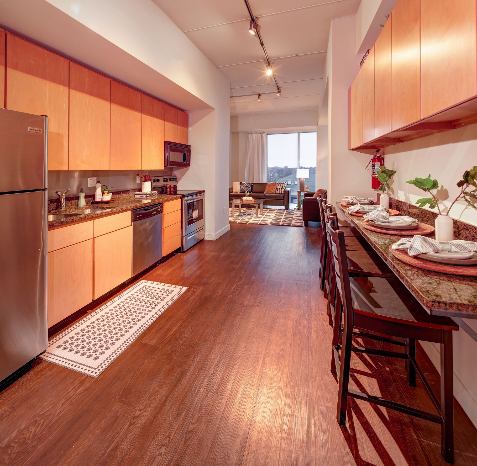 417 Kitchen 02