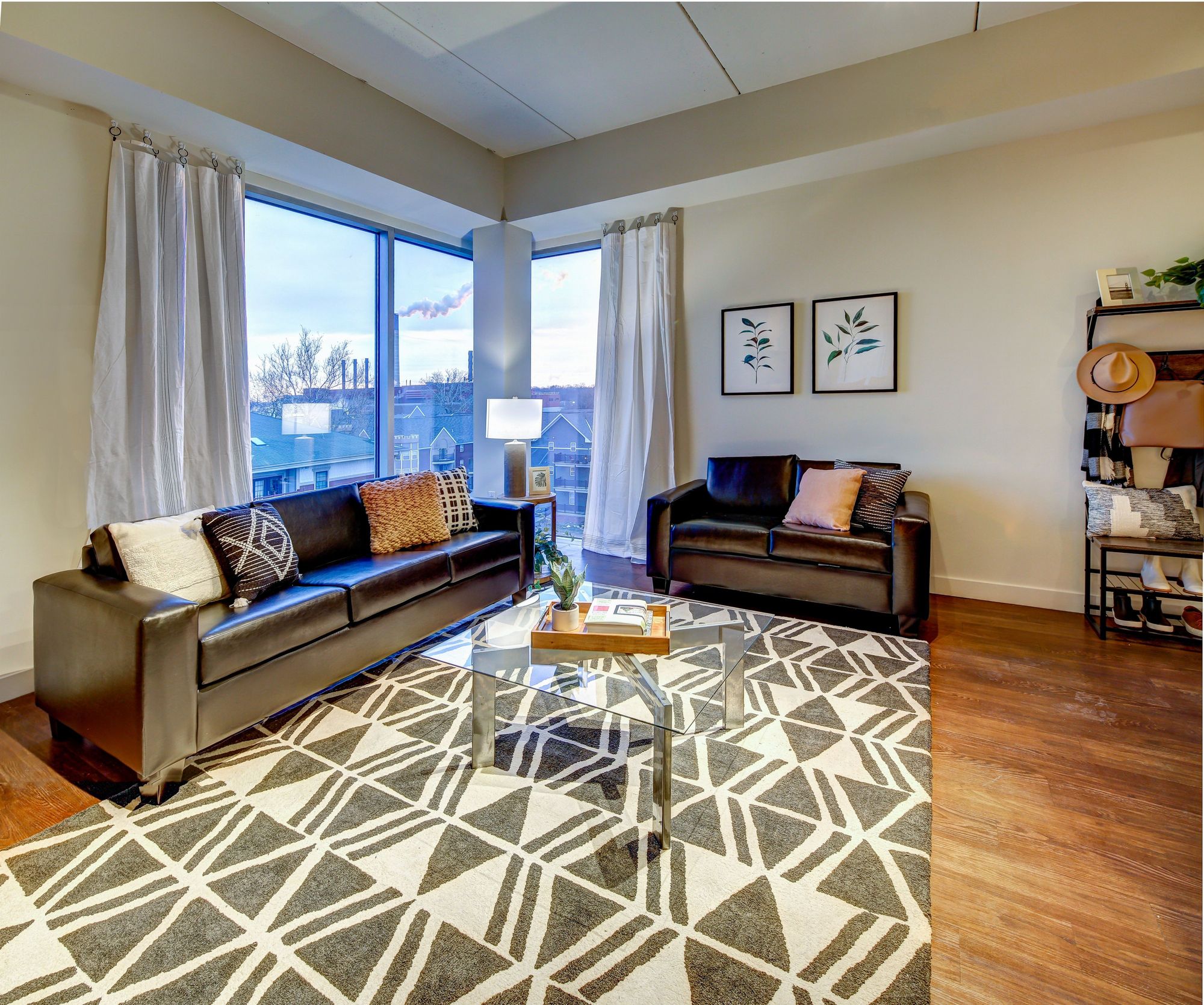 417 Living Room 01
