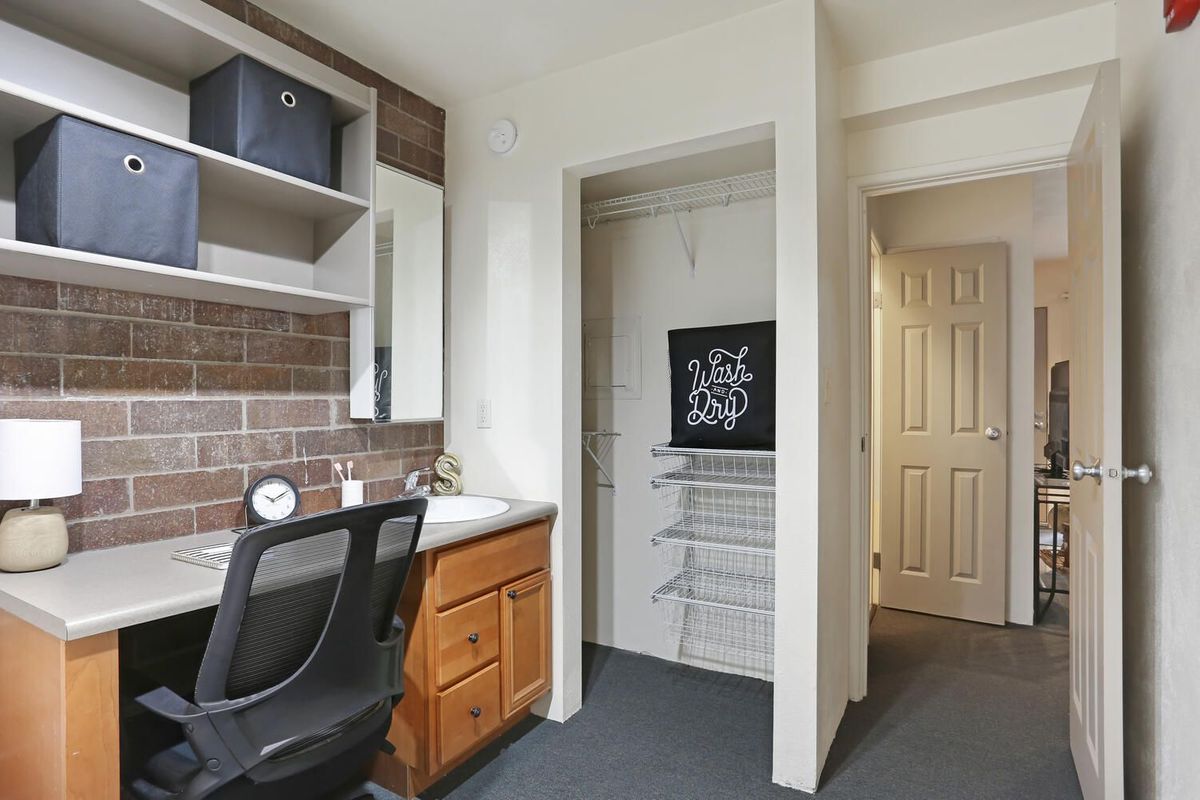 405 E White Unit 114 Champaign-large-015-017-Bedroom-1500x1000-72dpi