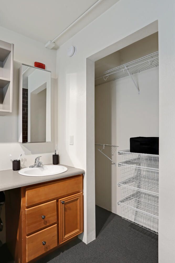 405 E White Unit 114 Champaign-large-019-011-Bedroom-667x1000-72dpi