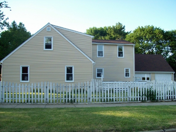 810-s-prairie-champaign-4-bdr-profile