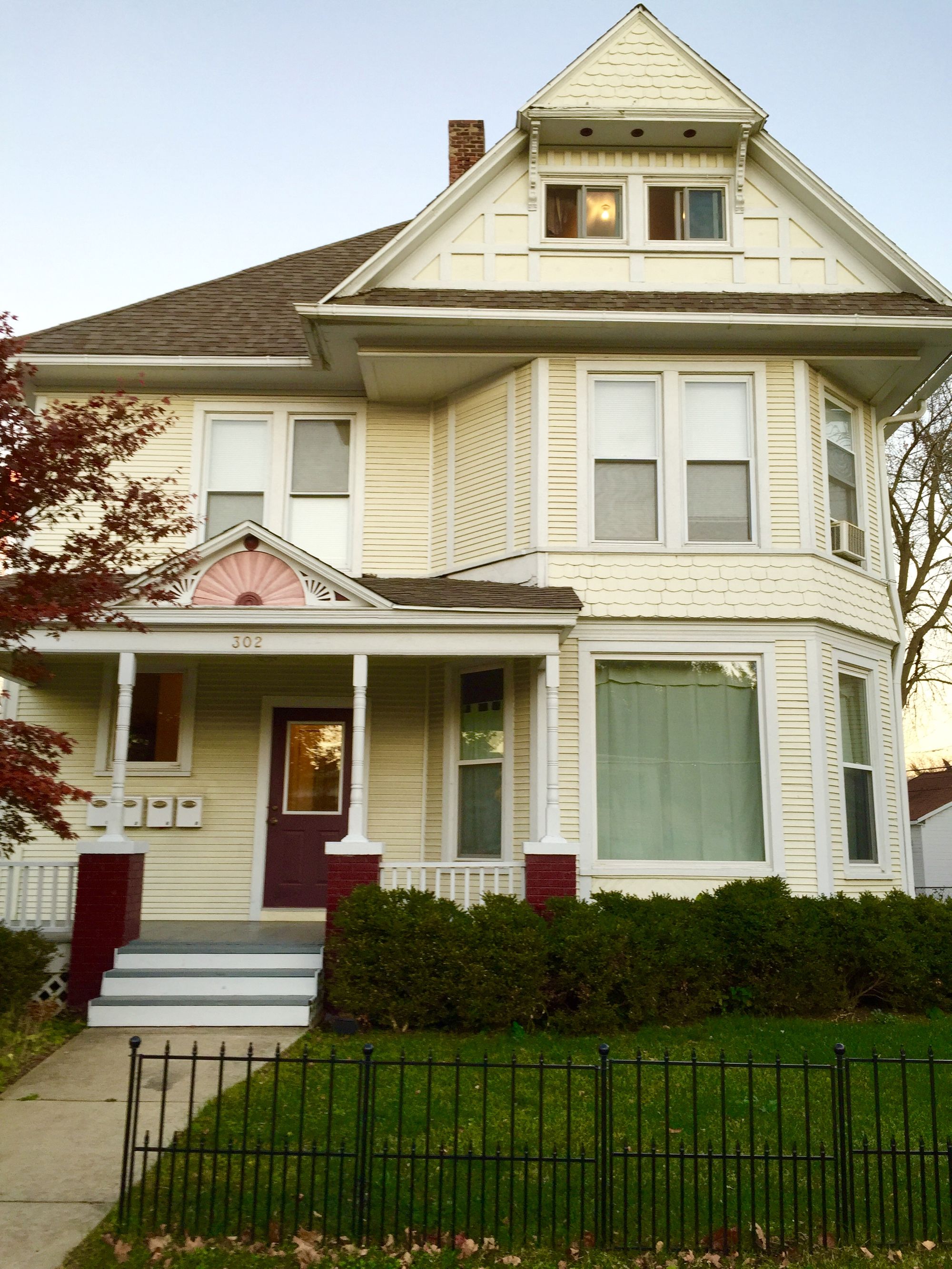 302-s-state-champaign-il-61820-1-bdr-profile
