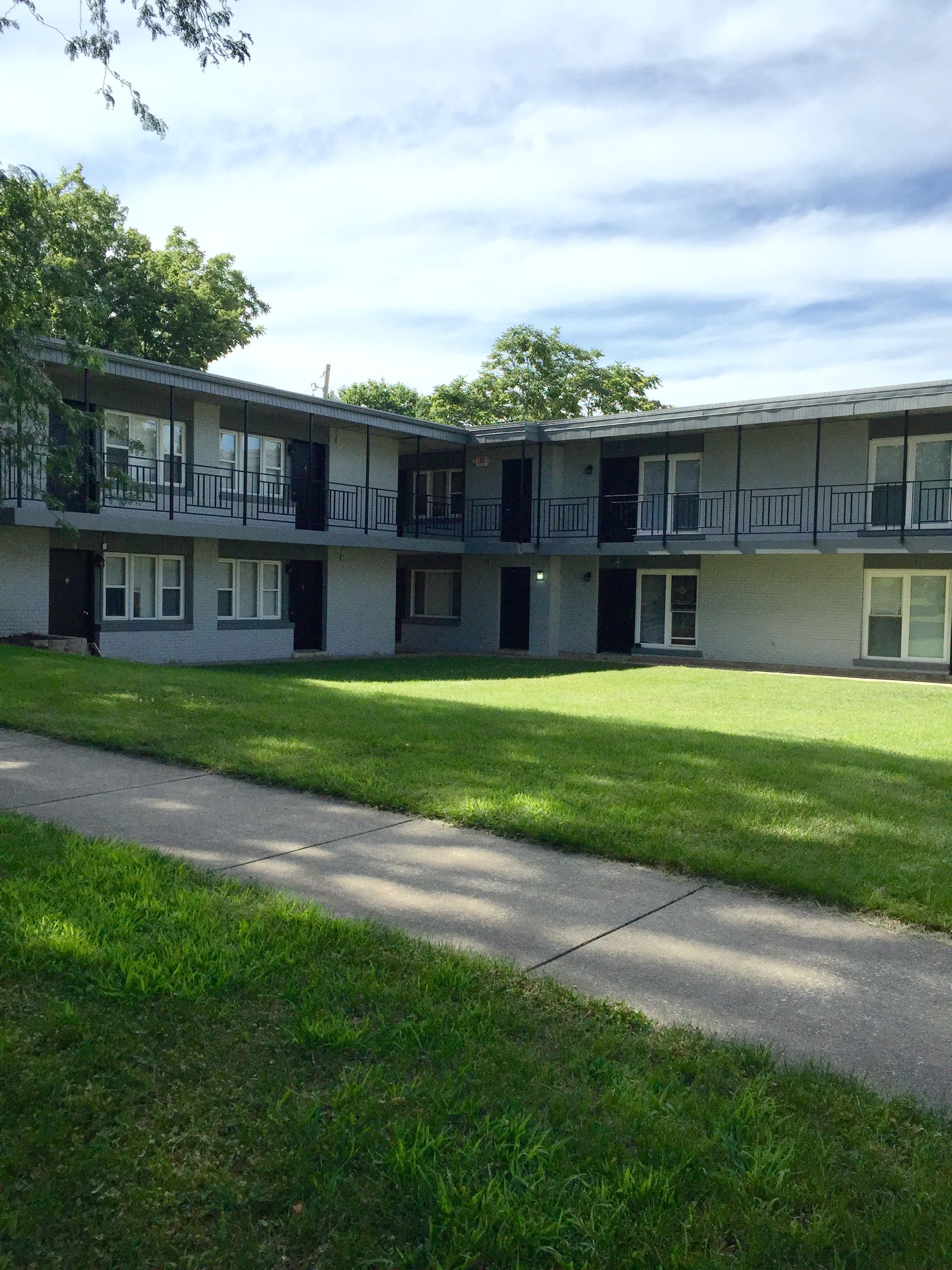 407-south-state-champaign-1-bdr-13